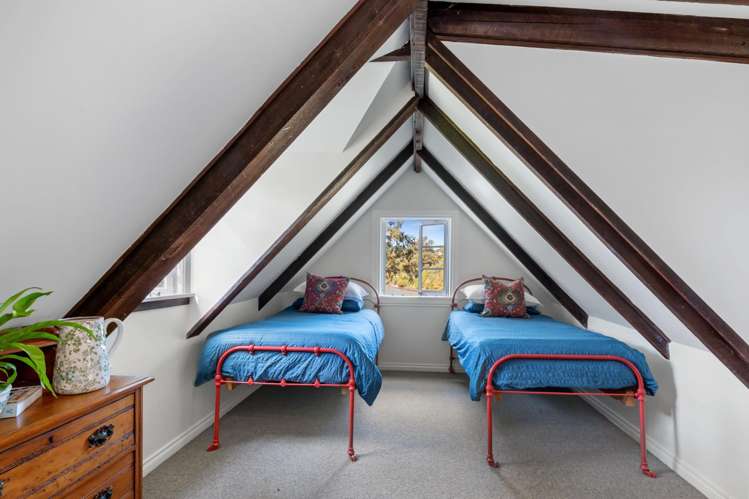 1 Main Road Governors Bay_18