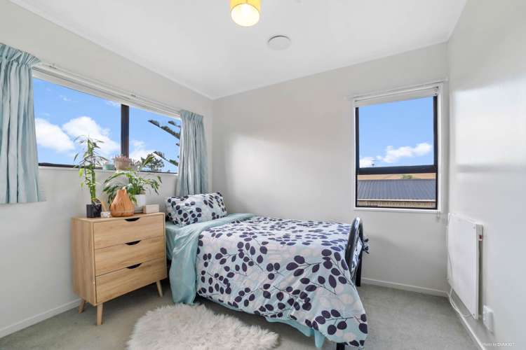 2/65 Lancaster Road Beach Haven_7