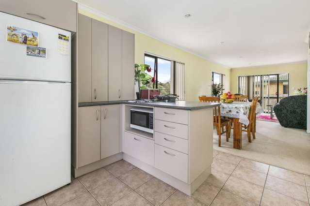 79 Naylors Drive Mangere_1