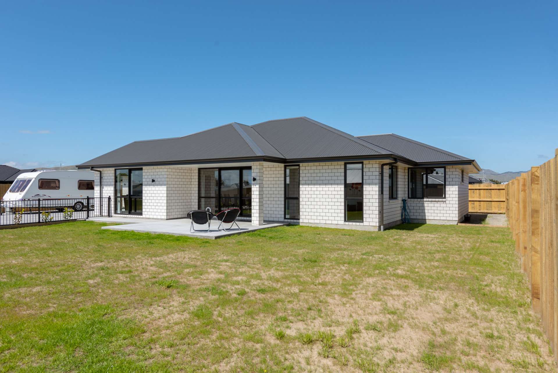 11 Harvard Road Burleigh_0