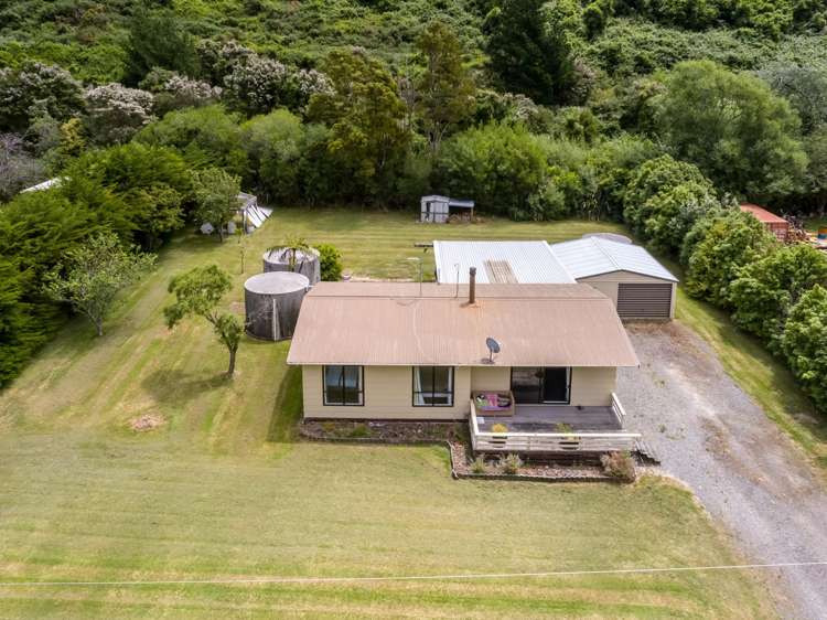 16 McLaughlin Drive Tinui_26