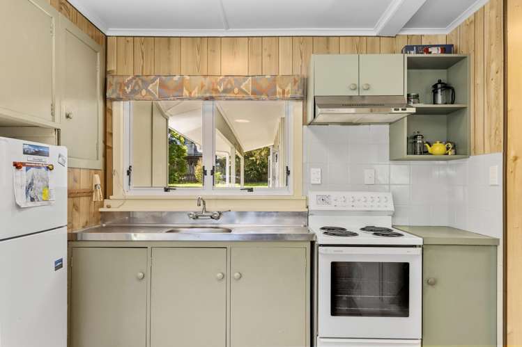 1 and 2/12 Kereru Street Two Mile Bay_9