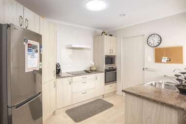 37/8 Village Place_4