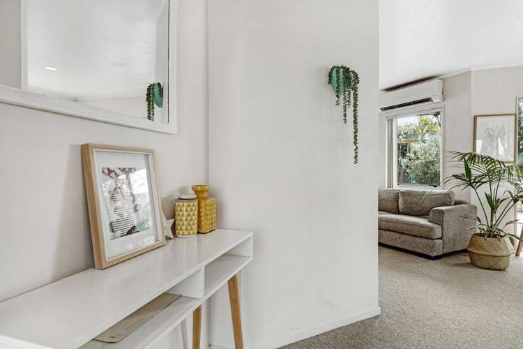 4 Tiroroa Avenue Te Atatu South_16