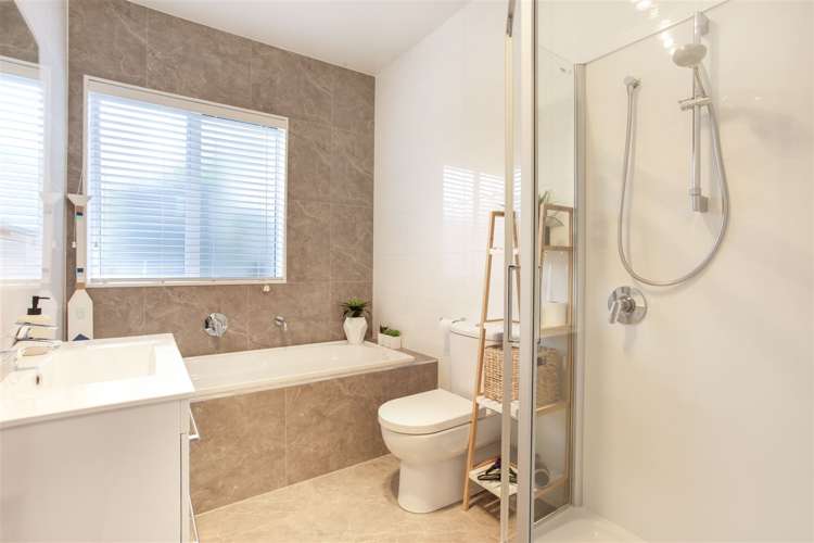 22 Boocock Crescent Orewa_9