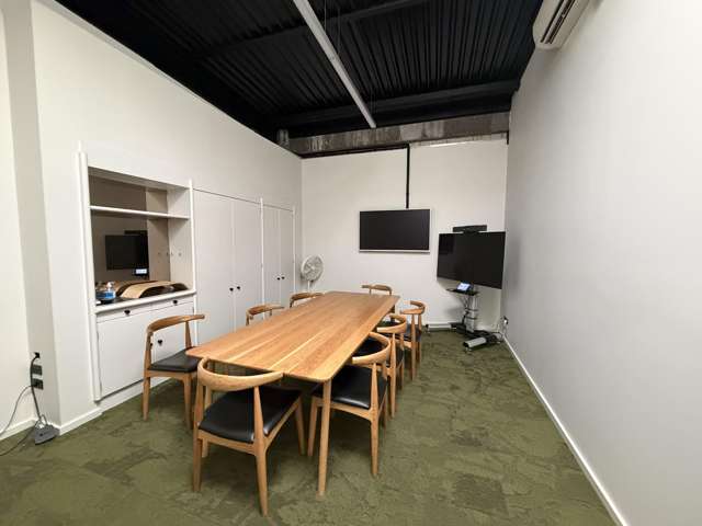 Room 8/209 Queen Street East Hastings_3