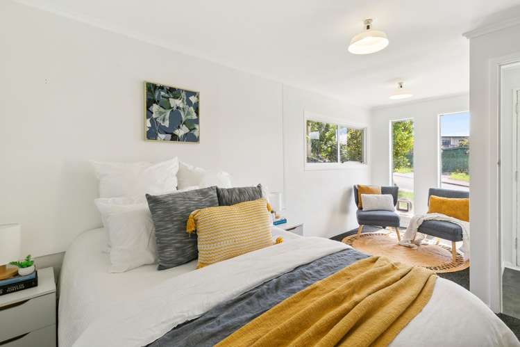 27 Turriff Crescent Tawa_9