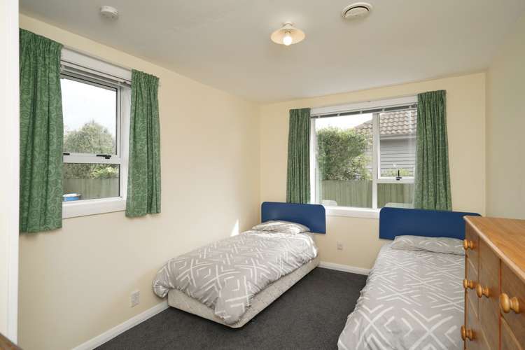 3 Avro Crescent Hornby_8