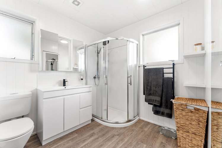 44 Amorino Drive Red Beach_20