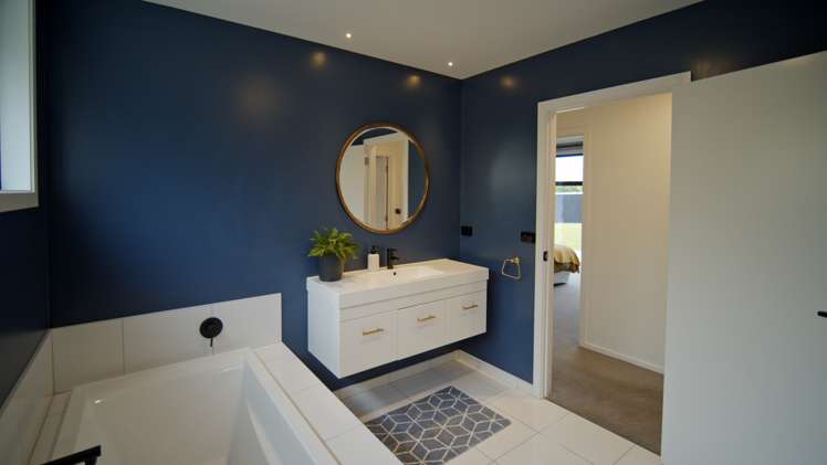 29 Kingfisher Crescent Albert Town_7