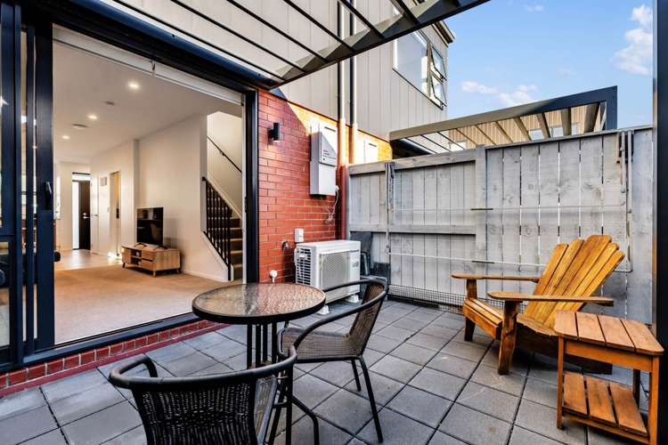 6 Magnetite Lane Flat Bush_20