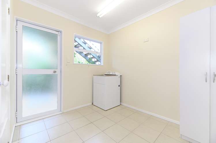 3 Laingrange Place Laingholm_18