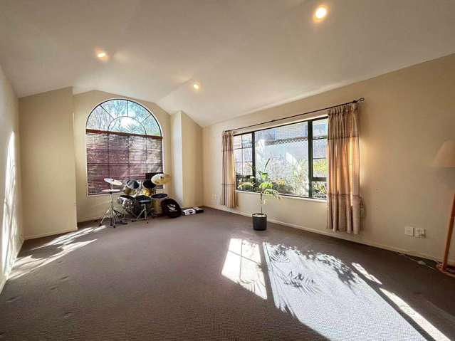 7 Rochester Crescent Somerville_1