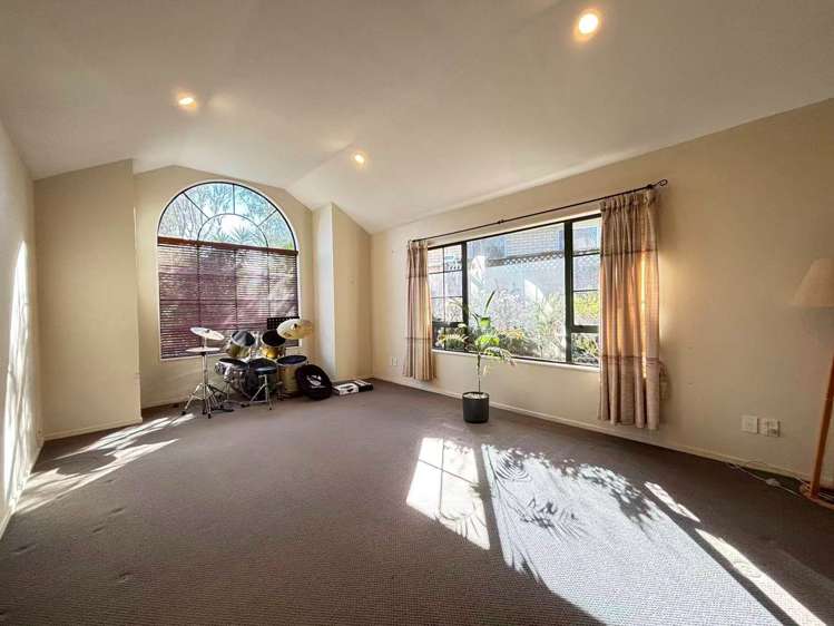 7 Rochester Crescent Somerville_1