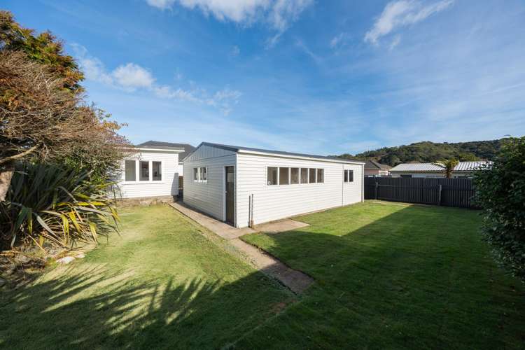 16 Russell Road Wainuiomata_19