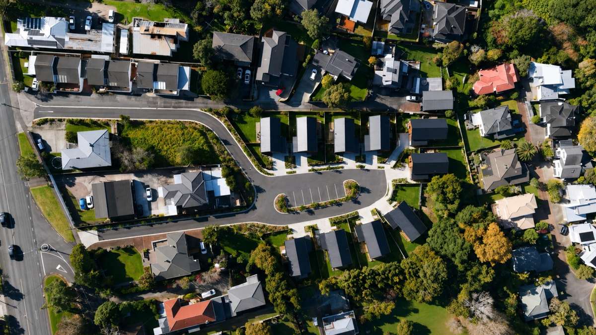 166 and 174 Titirangi Road_5