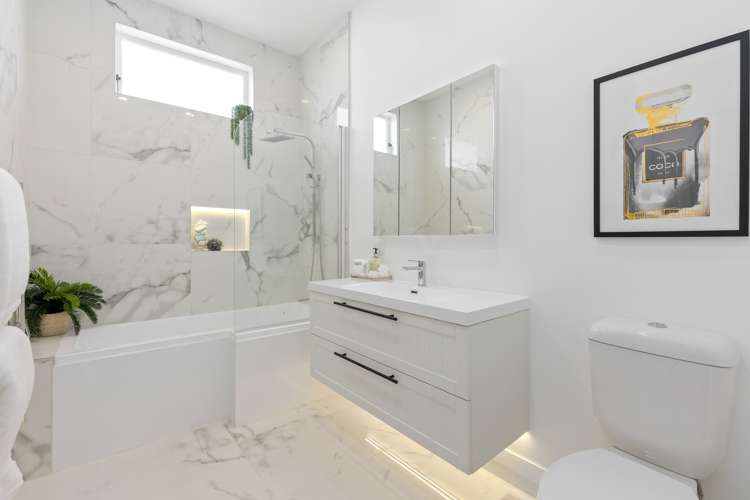 83 Golf Road New Lynn_21