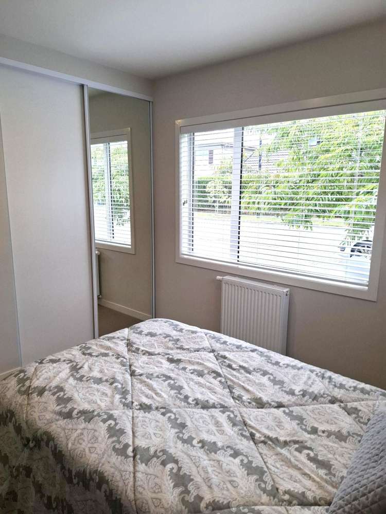 25 Chateau Crescent Rangatira Park_26