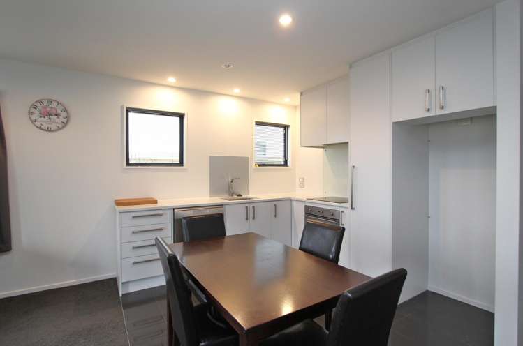 77 Faringdon Boulevard Rolleston_5