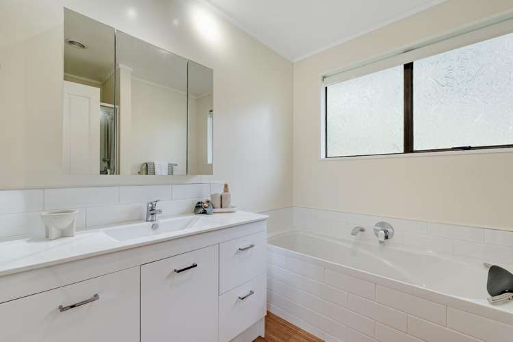 18 Waikareao Way Brookfield_18