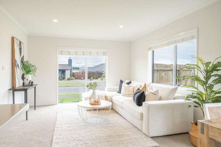 100 Puhirake Crescent Pyes Pa_11
