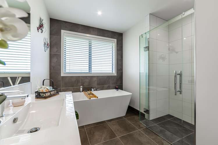 15 Alan Livingston Drive Cambridge_20