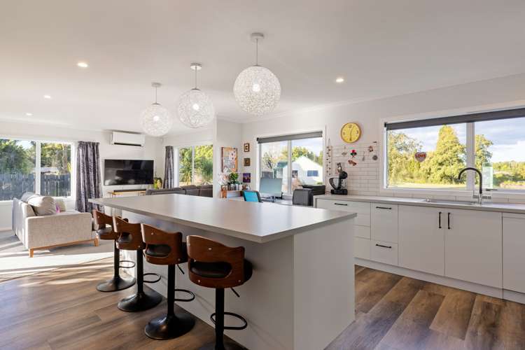 17 Taksan Place Pukete_2