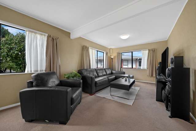 77 Botany Road Botany Downs_3