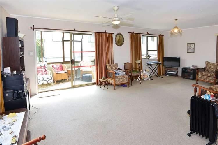 113 Brian Crescent Stanmore Bay_5