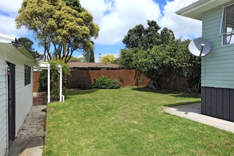 112 Cobham Crescent Kelston_15