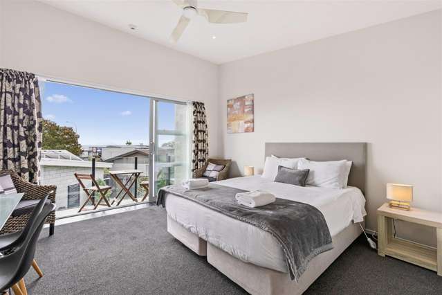 5,7 and 8/27 Marine Parade Carters Beach_2