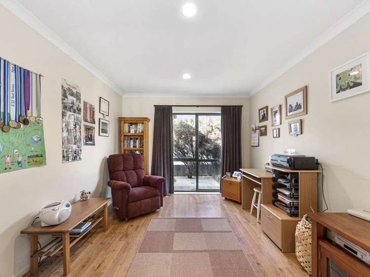 4 Portobello Way Huntington_12