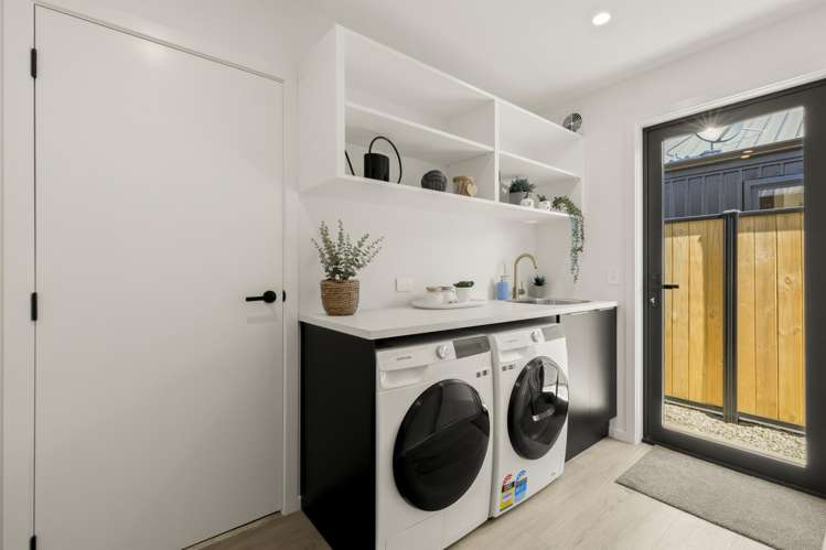 85 Magnum Drive Cromwell_13