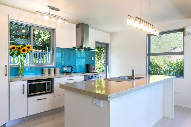 33 Seaview Crescent Picton_4