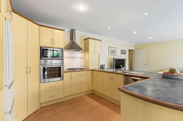 31 Newbliss Crescent East Tamaki Heights_10