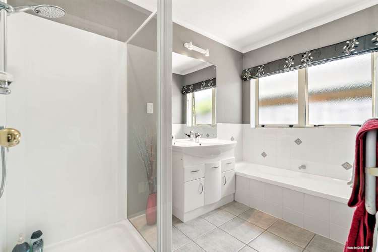 19 Newinn Crescent East Tamaki Heights_14