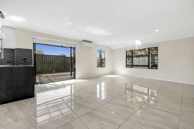 19 Franshell Crescent East Tamaki_8