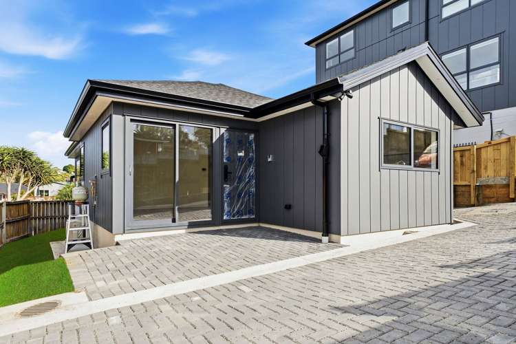 7 Miriam Corban Heights Henderson_1