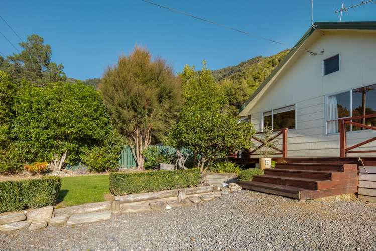 31 Belvue Bay Road Havelock_16