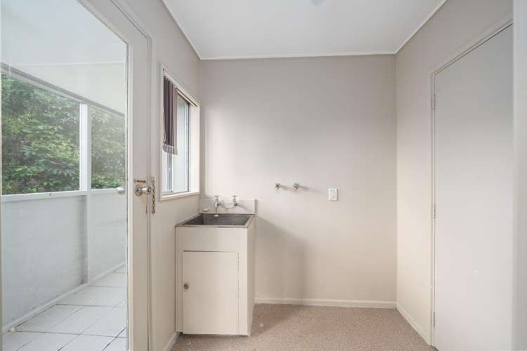 32 Thurleigh Grove Karori_14