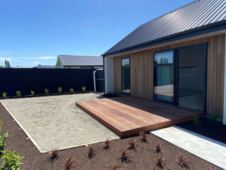 64 Southfield Drive Lincoln_5