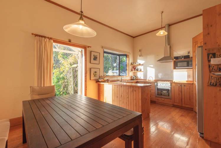 20 Iwa Road The Wood_2