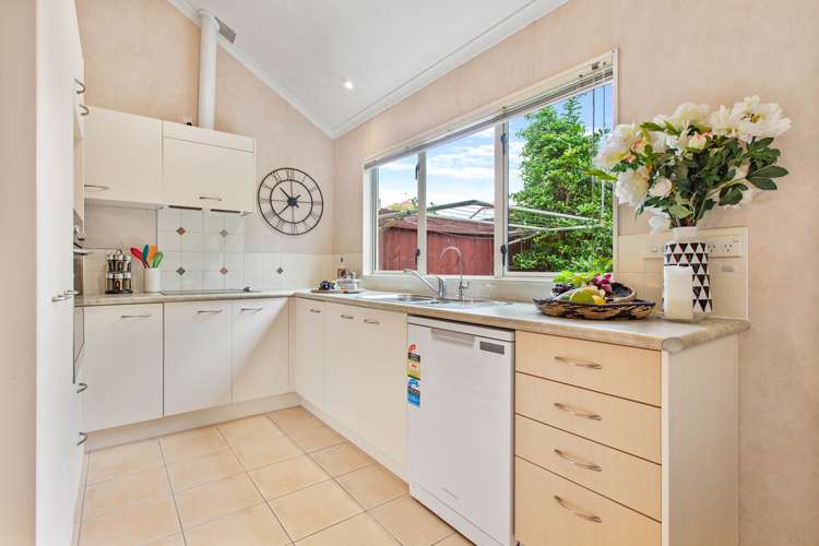 6 Chettle Court New Lynn_7