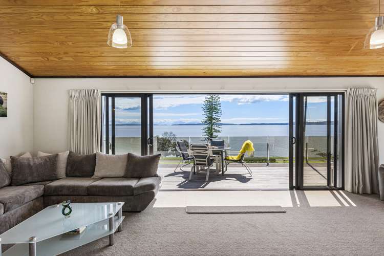 16 Omana Esplanade Maraetai_5