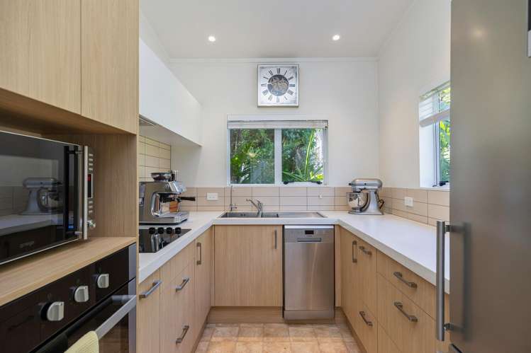 707 & 707B New North Road Mount Albert_61