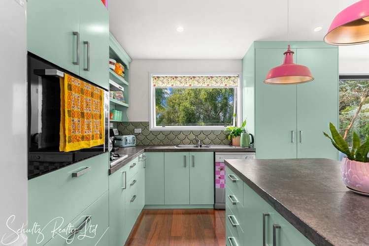 37 Willow Lane Maungaturoto_17