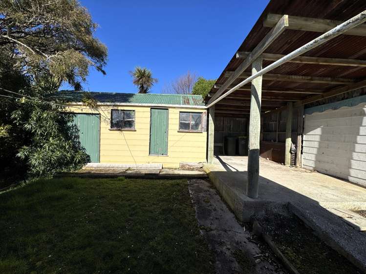 7 Rimu Street Kaka Point_21