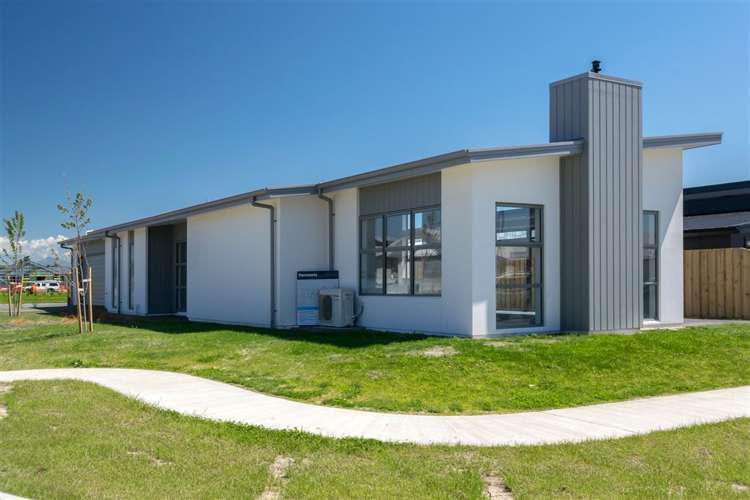 24 Corsair Crescent Burleigh_10