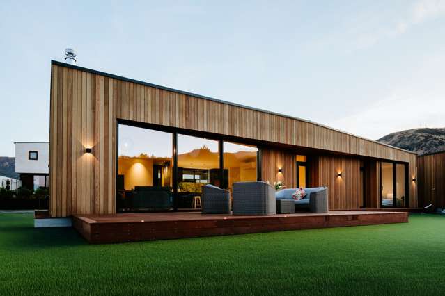 Mountain Views, Boat Storage & Privacy