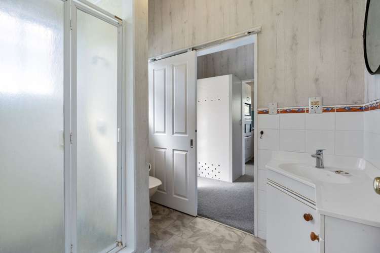 302 Whangamata Road Kinloch_18